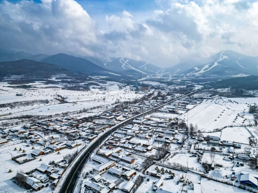 新华全媒冰雪经济助北方乡村谱写新故事