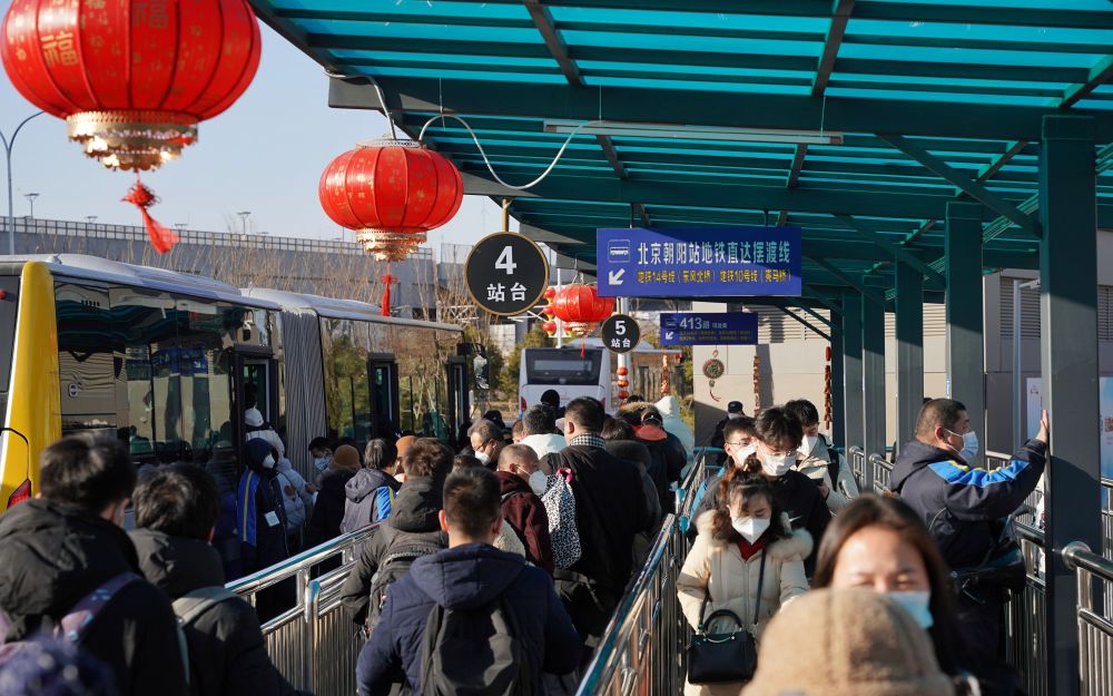 北京朝阳站迎来返京高峰，加开多条接驳地铁摆渡专线关于时间的英语情景对话2023已更新(今日/知乎)关于时间的英语情景对话