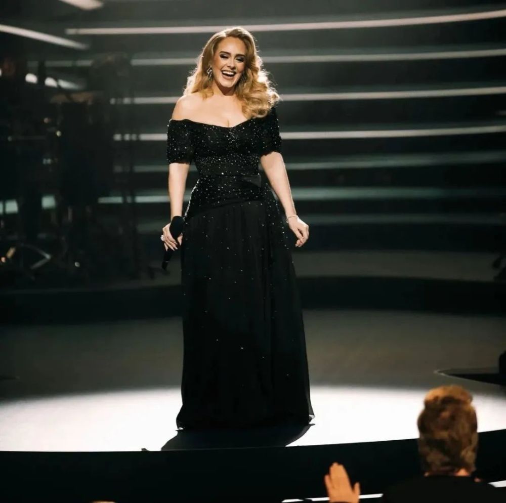 沉寂六年华丽回归，Adele实力演绎一切痛苦皆是馈赠巴迪英语是哪里的品牌2023已更新(知乎/今日)巴迪英语是哪里的品牌