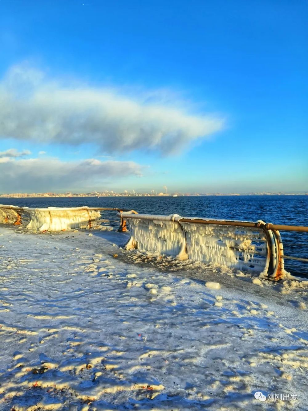还是被这样的精致吸引,震撼,治愈,冬天的大连,如果有冰凌,一定不要