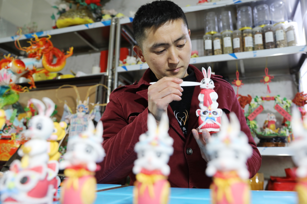 什么都能捏的面塑手艺人,送大家一只吉祥兔兔!