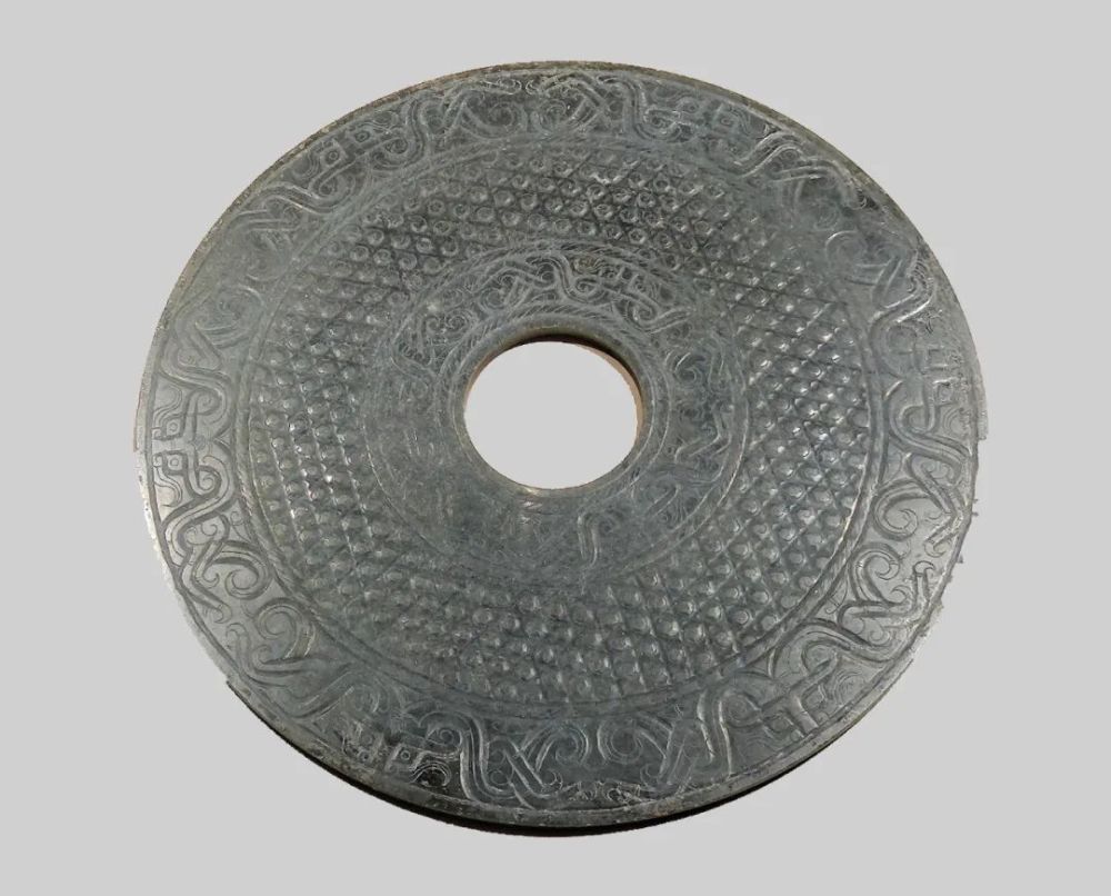 寻宝安徽楚文化博物馆战国龙纹青玉璧_腾讯新闻