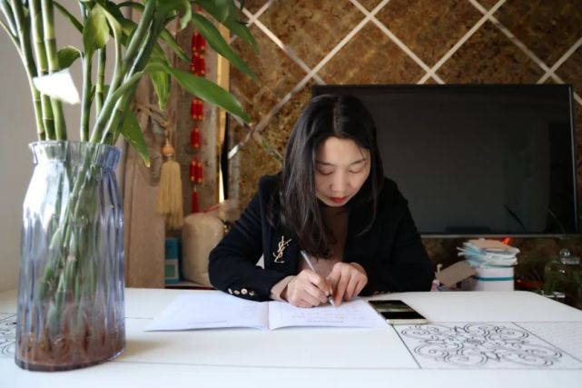 【新春走基层】六安市第二届最美护河员王模秀：“常在河边走”是她每天的必修课_腾讯新闻