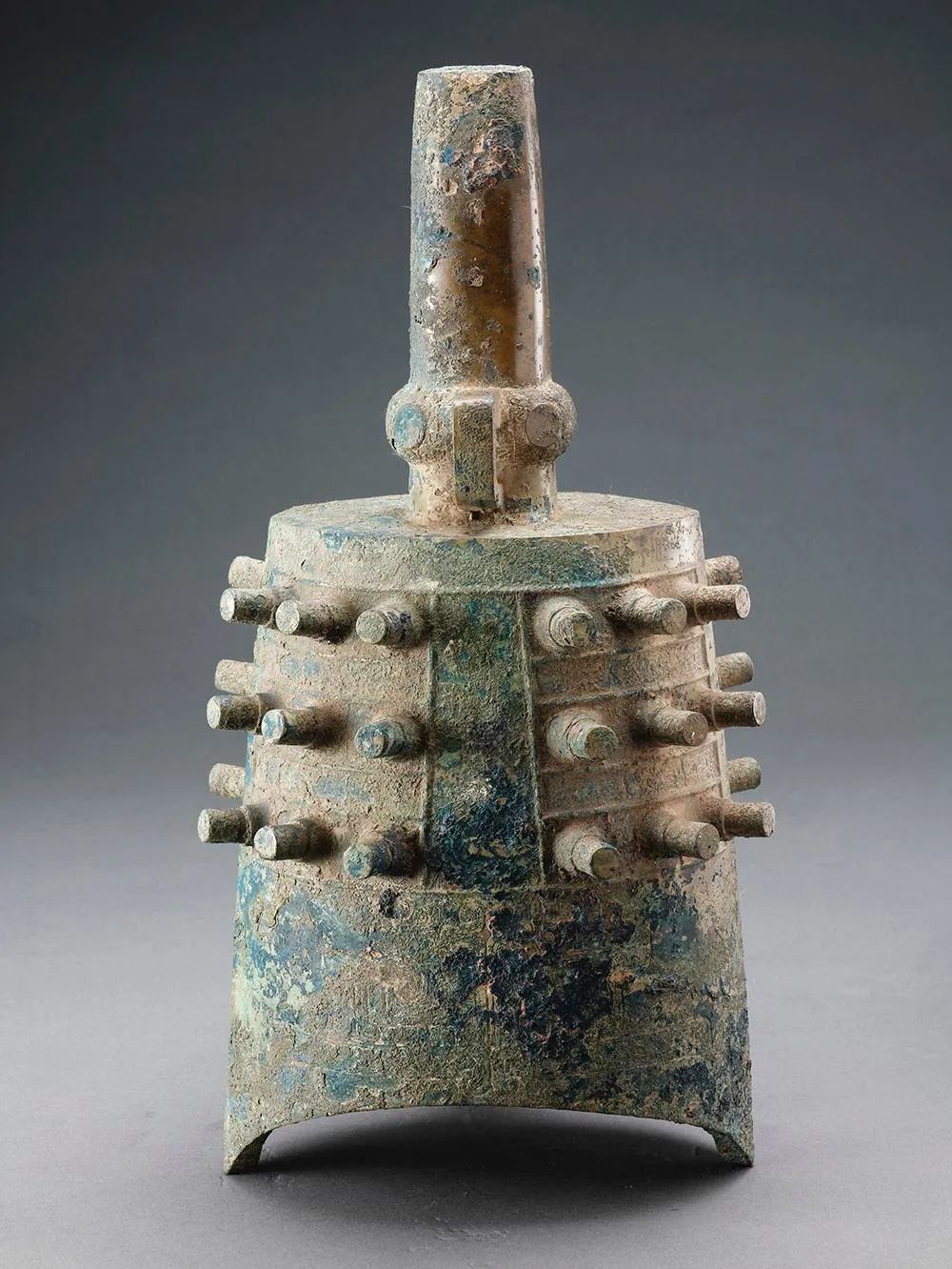 观文脉·近观深圳国宝│蟠螭纹铜编钟:国泰民安,兔年吉祥_腾讯新闻