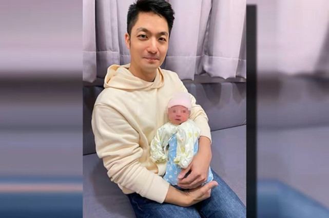 蒋家第五代再添男丁蒋万安喜当三宝爸