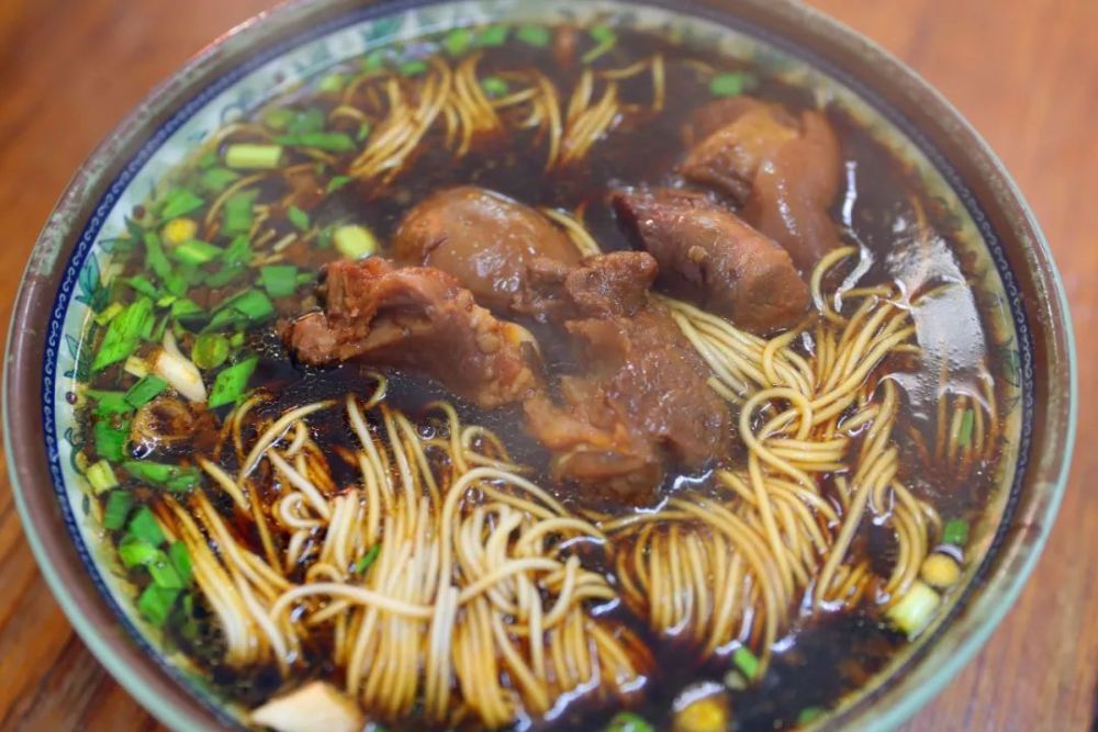 林晓桦标准化制作肥羊大面的技艺,在古猗园路上的