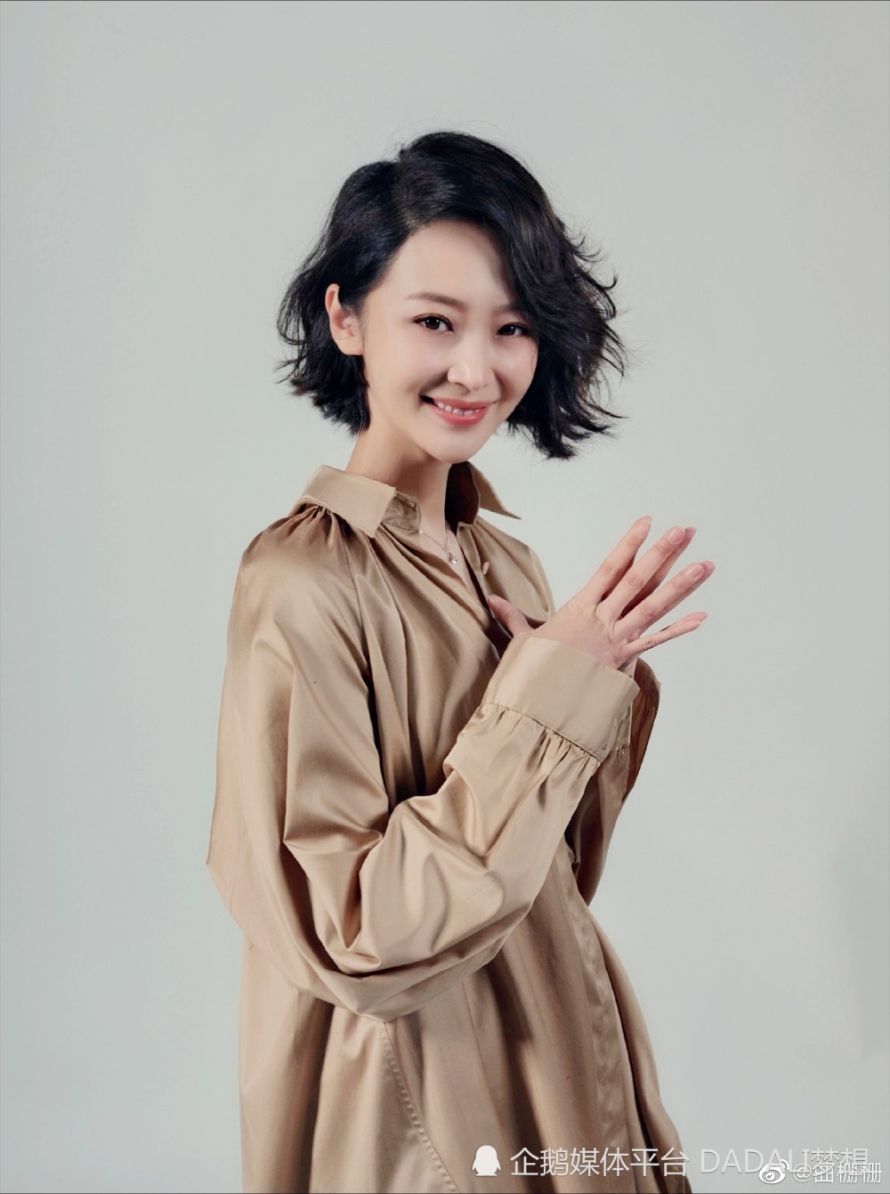 提起演员曲栅栅的名字,或许有人不熟悉,但看过《狂飙》的人对"程程"