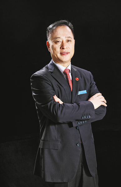 谢晓林:世界风景千千万 最美风景是故乡