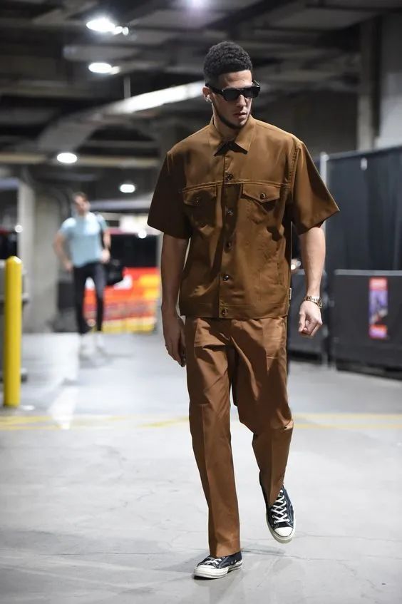 因为会穿衣服,德文·布克拿下了生涯"第一个mvp"_腾讯新闻