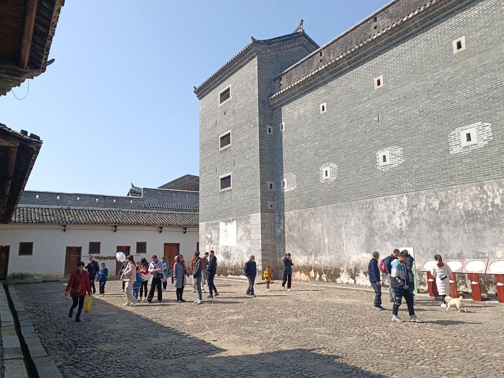 始兴县文广旅体局副局长张毓洋介绍称,整个春节期间,当地文旅旅游市场