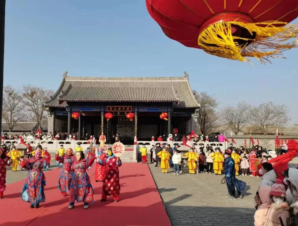 广府古城景区推出了《皇上驾到《开衙仪式《清知府巧计除恶霸》等