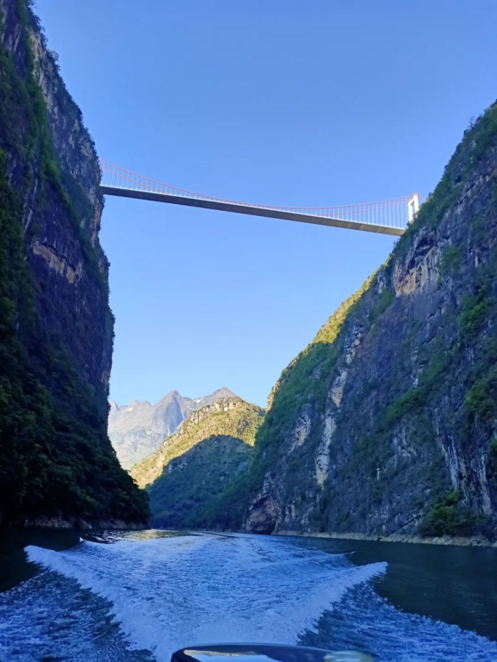 初七|花江大峡谷景区游客量持续上升,游船倍受青睐!_腾讯新闻