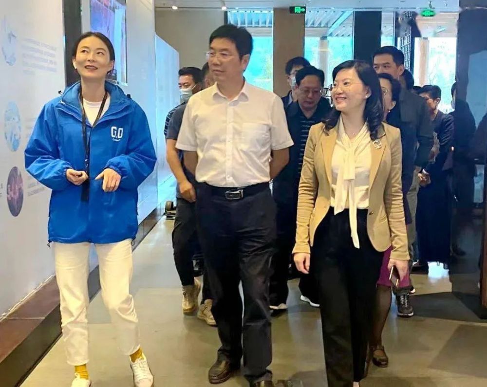 段颖出生于1982年10月,曾历任昆明市嵩明县委书记助理,昆明市嵩明县委