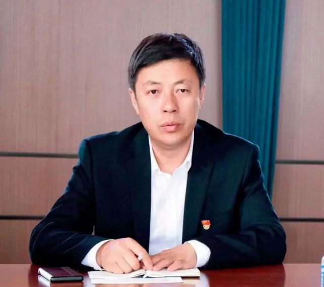 纪伟波：脚踏黑土地 肩扛中国粮_腾讯新闻