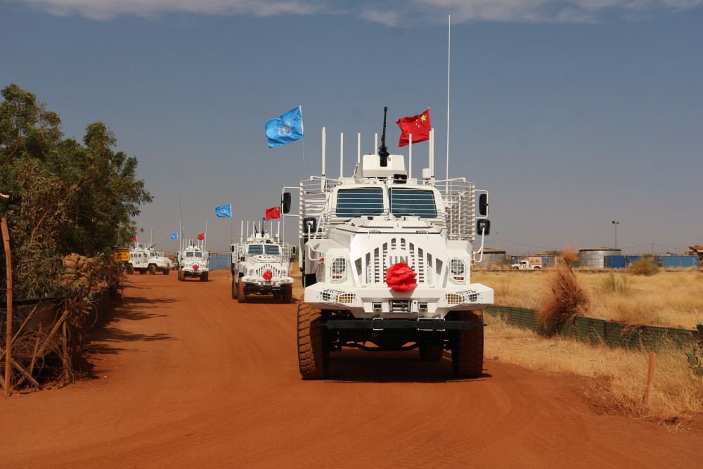 中国蓝盔首次列装新型防地雷反伏击车