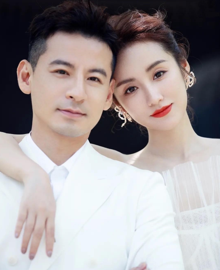 吕一与老公过年游玩!坐豪华游艇打高尔夫,生活潇洒狂秀恩爱_腾讯新闻