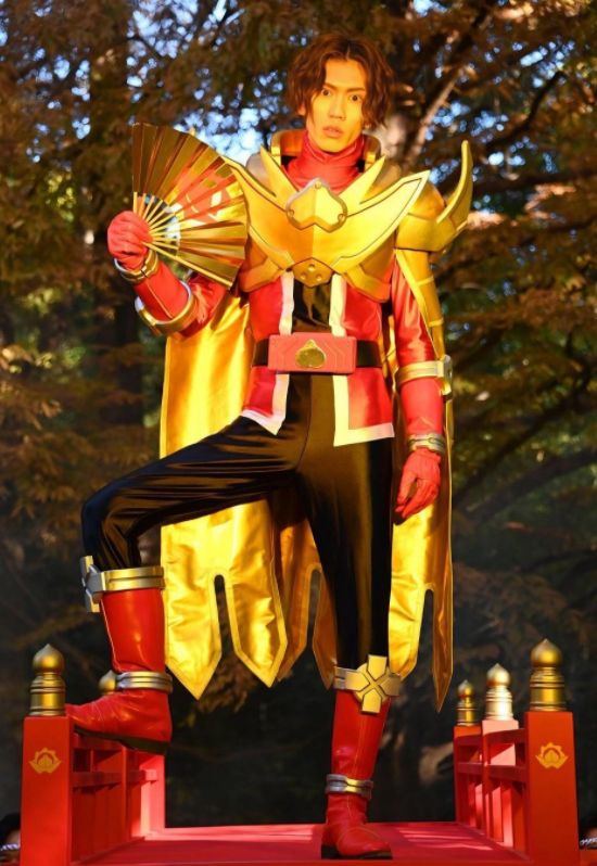 令和超级战队三部作品男主身穿皮套图对比 介人真的不适合穿皮套