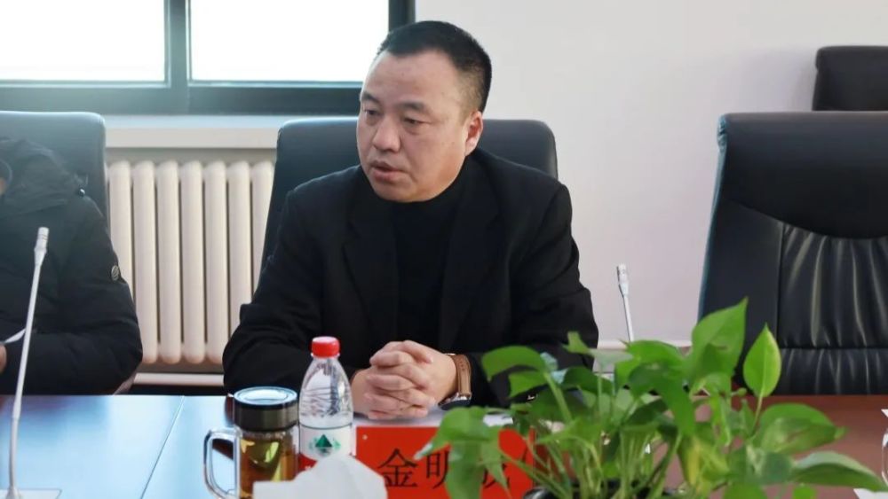 党组成员,政治部主任李兴涛结合通报和工作实际,梳理了当前审判管理