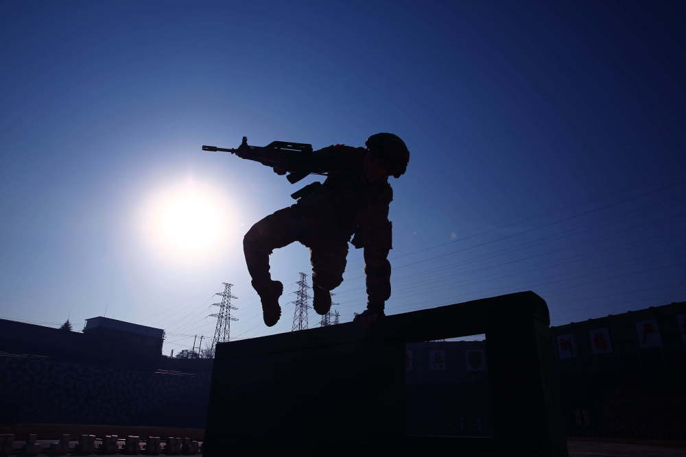 快收藏!武警战士的训练剪影,张张超帅_腾讯新闻