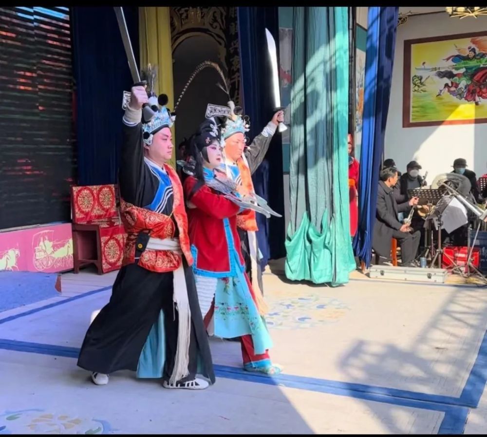 这个春节,赣剧饶河戏演出人气火爆,村民过足了戏瘾!_腾讯新闻