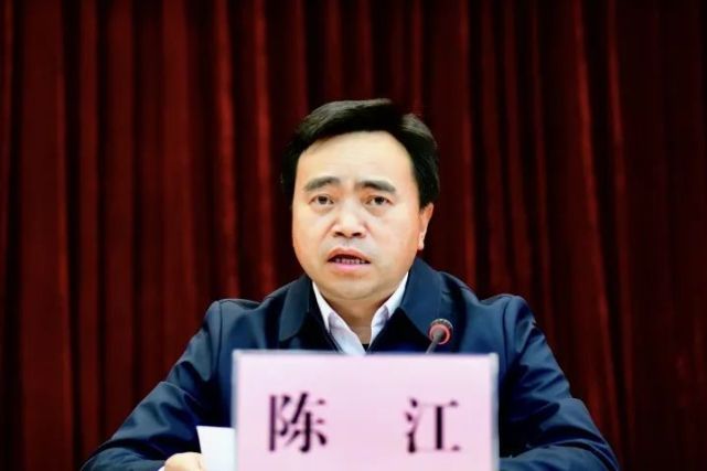 五华区召开2023年区委经济工作会议_腾讯新闻