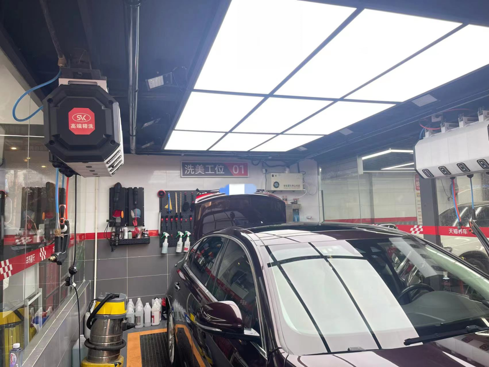 春节后洗车修车迎高峰,客户排队预约两三天,商户:师傅每天工作十多个