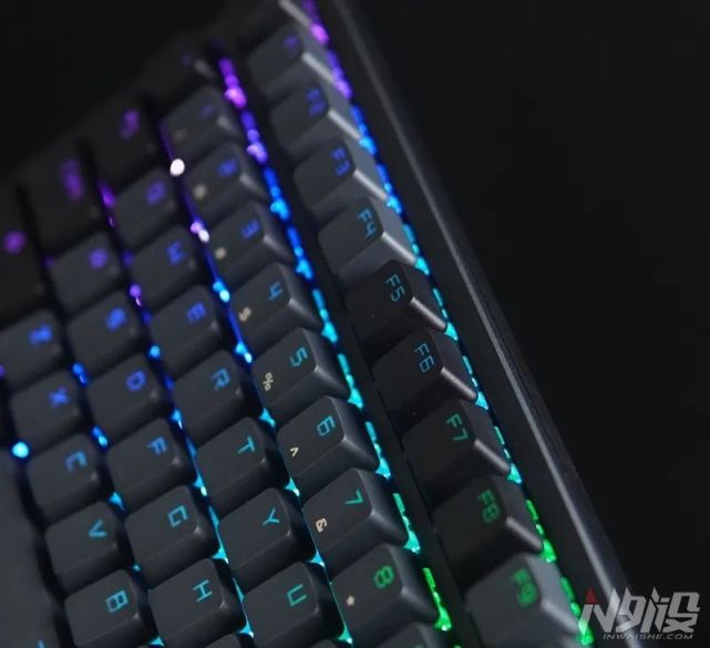 ROG夜魔三模无线机械键盘拆解评测_腾讯新闻