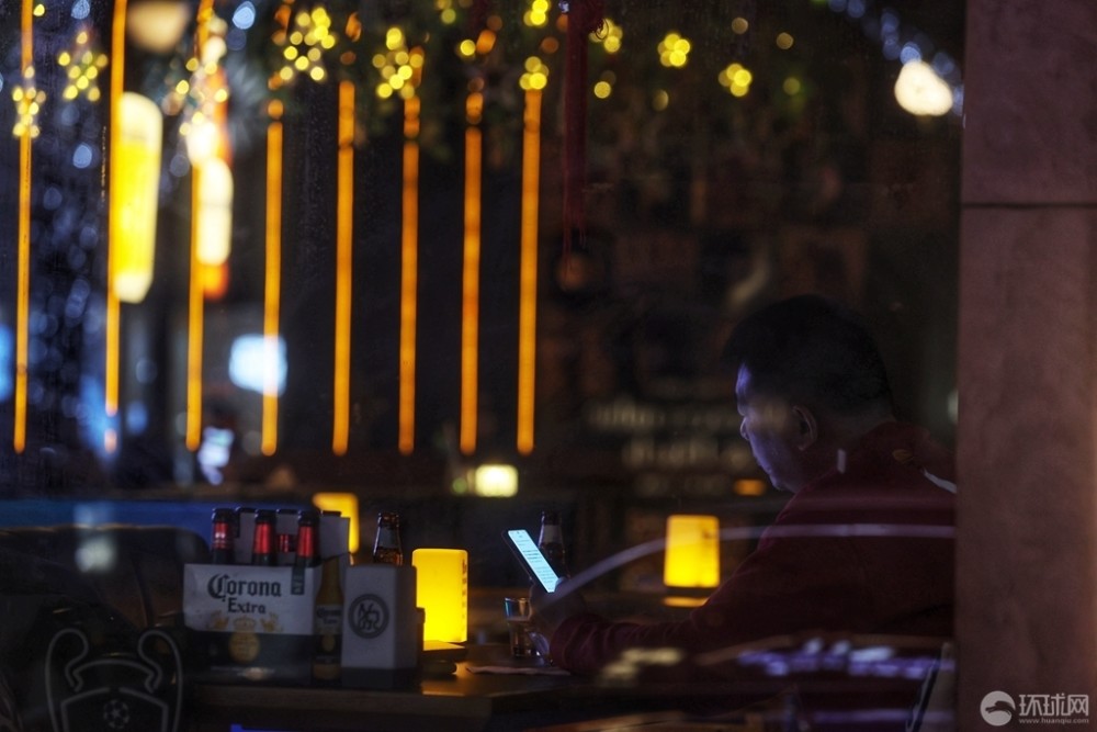 北京三里屯酒吧街騰退改造前最后一夜，眾多市民前往打卡留念新概念英語第二冊聽力英音版小e2023已更新(知乎/頭條)光學玻璃光路設計