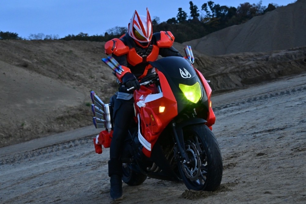 粉丝原创假面骑士极狐过渡与超过渡形态 火力全开的推进器mk2_腾讯