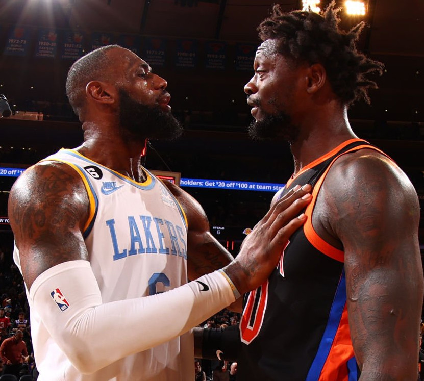 詹姆斯拥抱罗斯一幕曝光:两大状元相拥太催泪 34岁玫瑰坐穿替补席