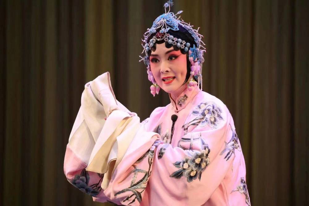 吕剧《春闺梦》选段孟越孟越,济南市吕剧院二级演员,工青衣,闺门旦,师