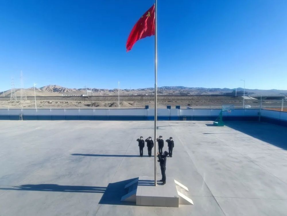 高寒缺氧,徒步穿越冰河,险些坠下山崖……看新疆依吞布拉克站派出所在