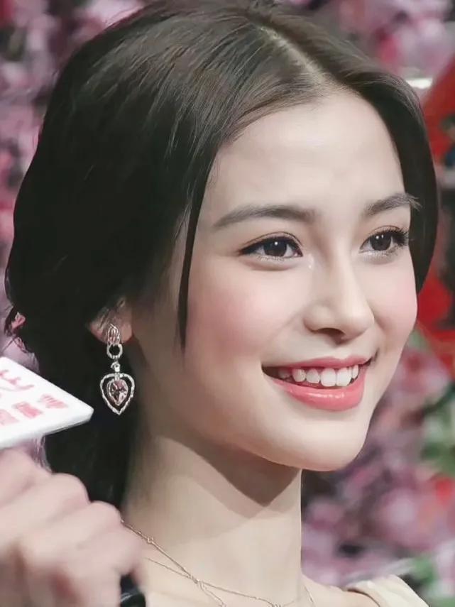 慢慢"变脸"的angelababy,微笑唇是不是有点吓人了?_腾讯新闻