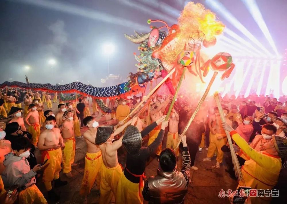 "东方狂欢节"南宁宾阳炮龙节震撼上演_腾讯新闻