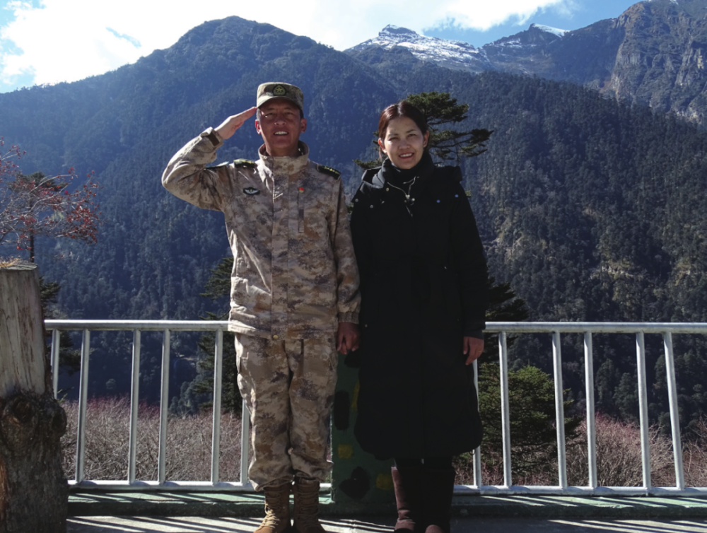 军旅|索朗多杰,洛桑卓玛:雪域边关的守山"夫妻档"_腾讯新闻