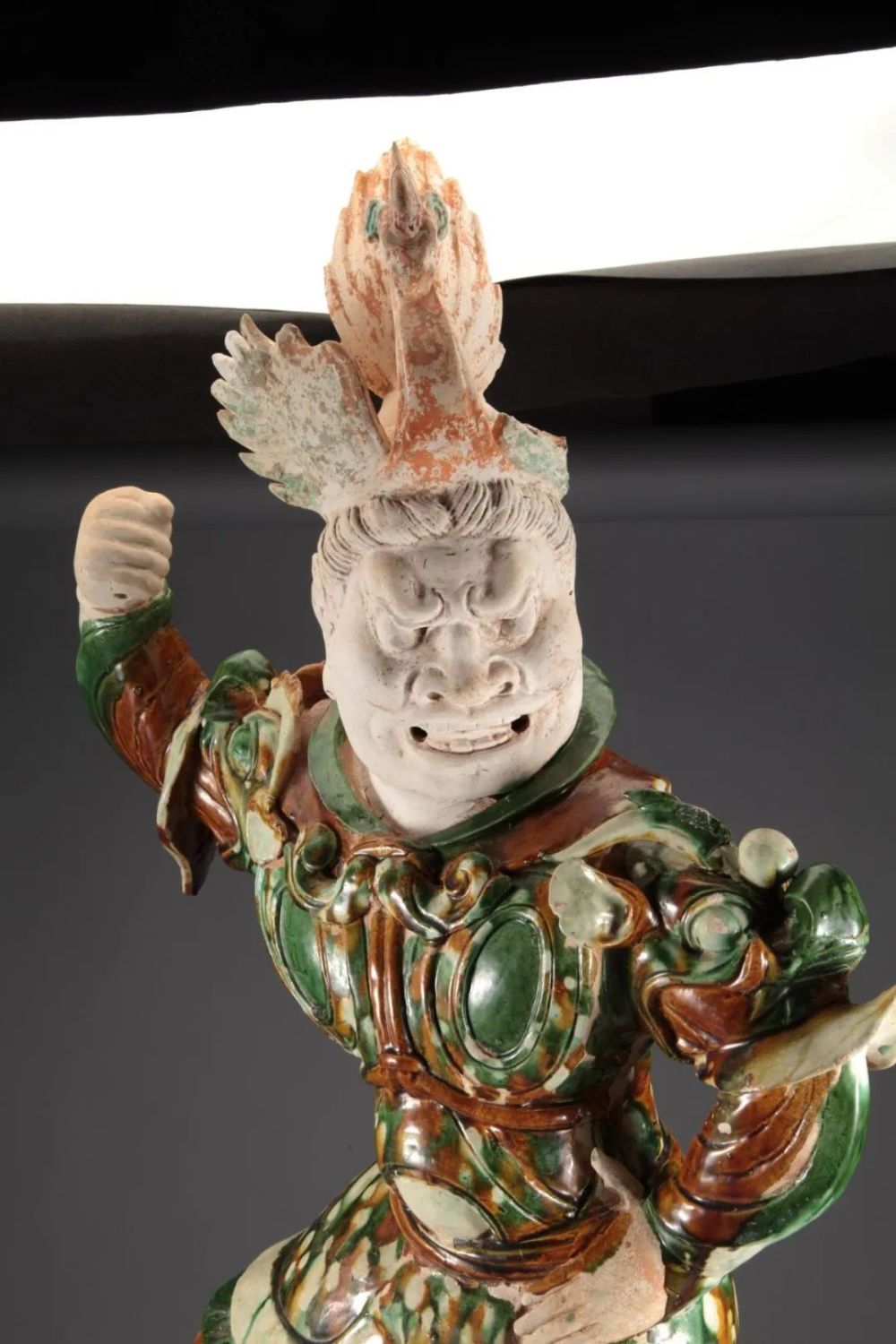 观文脉·近观深圳国宝│唐·三彩天王俑:另一种慈悲_腾讯新闻