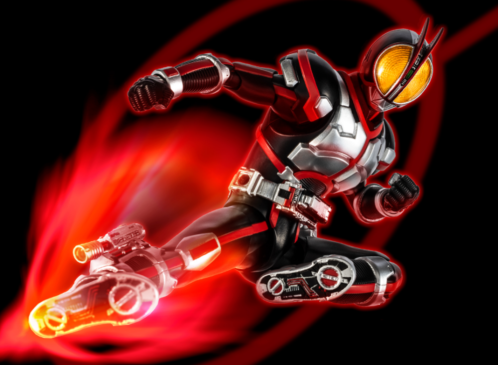 以前挺喜欢假面骑士555结果官方把玩具的街头蹲做成了铁山靠