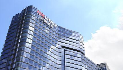 再就是"饮料双雄"——娃哈哈,农夫山泉, "安防三强"——海康威视,大华