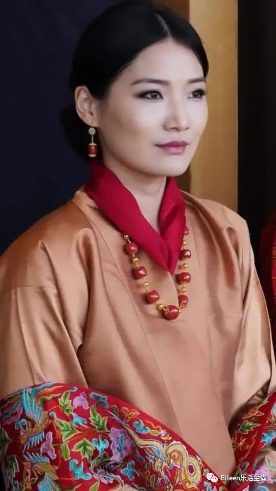 取代姐姐当王后嫁给帅气国王的神秘美人这11年到底过得如何