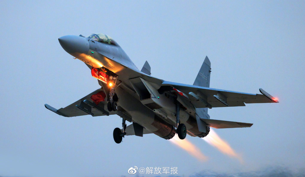 歼16绝美壁纸上新_腾讯新闻