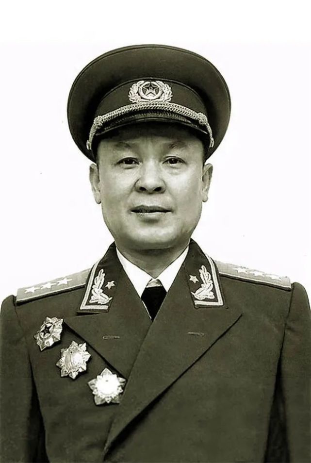 韦国清:享誉中外的壮族开国上将,抗法援越助其打赢立国之战,主政广西