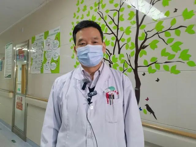 看似无情却有情作文_面相:专家谈金鱼眼相是凶是吉_看似年轻却是专家