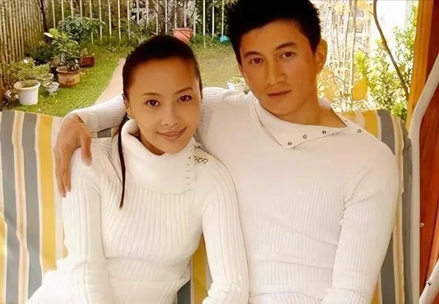 吴奇隆当年和马雅舒离婚时说:我们结婚3年,在一起睡觉不超过5次_腾讯