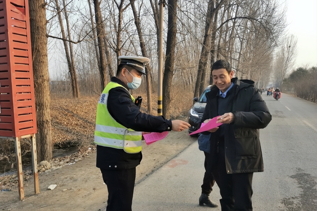 寶豐縣公安交警大隊在楊莊鎮馬北村舉行農村強基行動啟動儀式