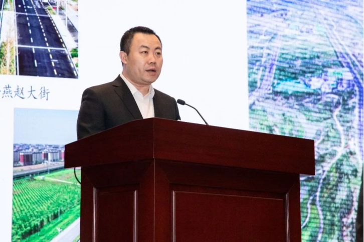 会上,雄安集团党委常委,副总经理翟伟总结了雄安集团2022年度工作并