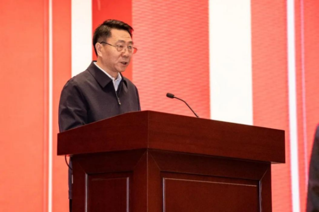 雄安集团党委常委,副总经理安晓良宣读了《关于表彰2022年度先进集体