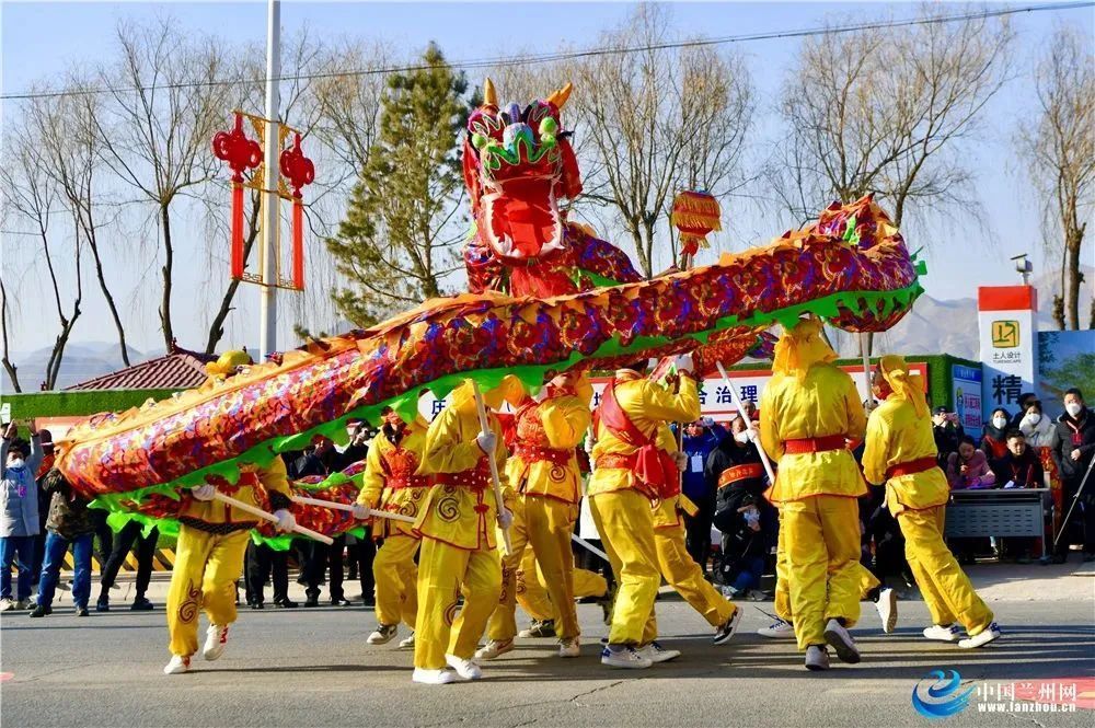 锣鼓喧天 雄狮狂舞 兰州市永登县13个社火队闹新春_腾讯新闻