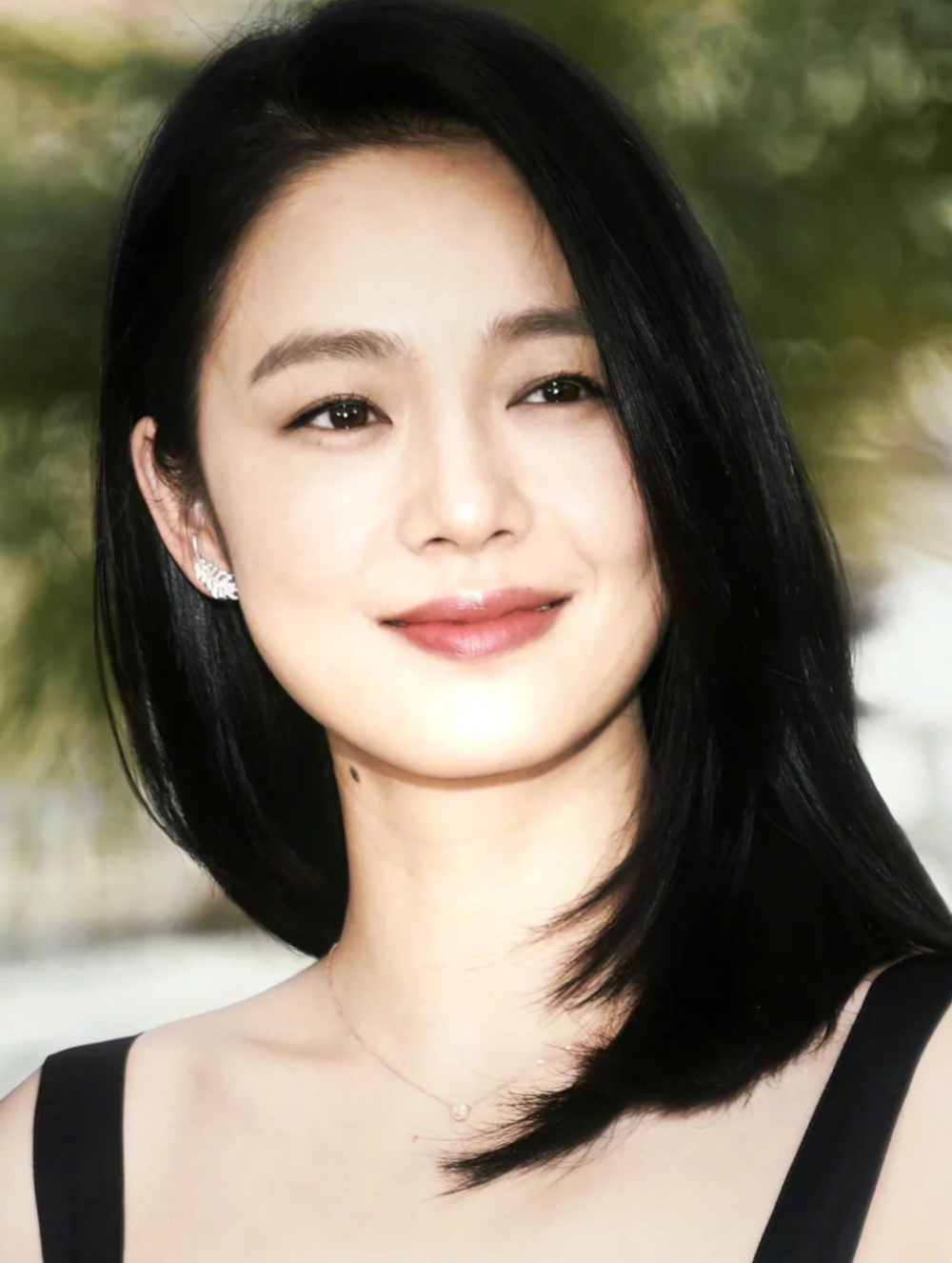 为什么周韵每次出现总能成为话题?_腾讯新闻