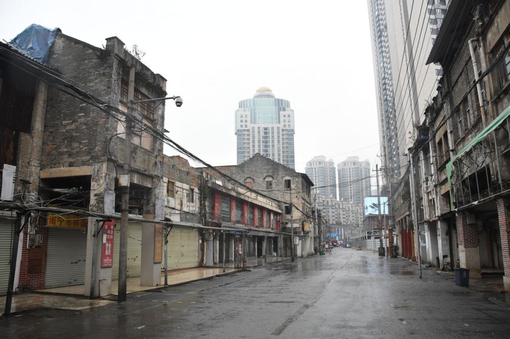 南宁中山路升级改造开始围挡施工这一路口将重建钟鼓楼