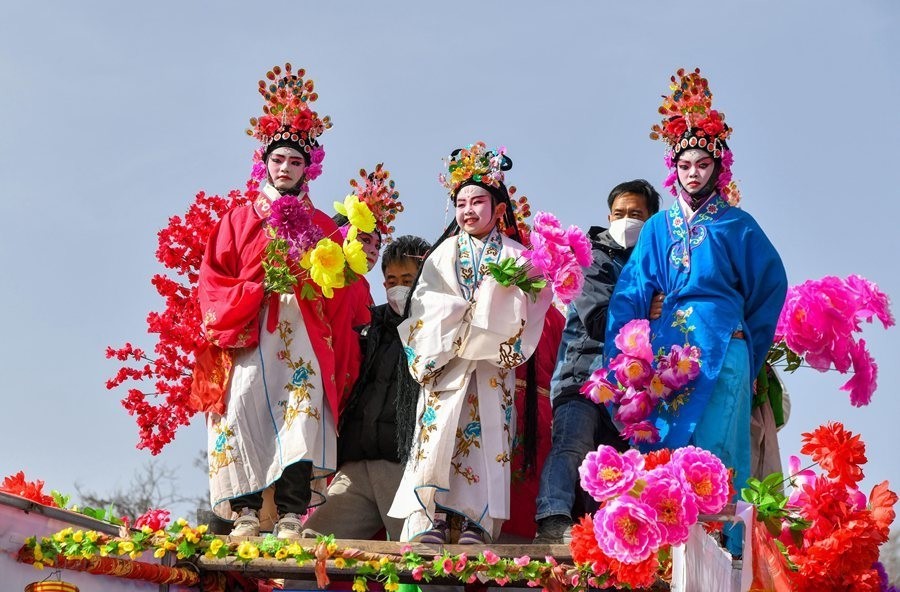 新春走基层甘肃秦安社火闹新春民俗年味浓
